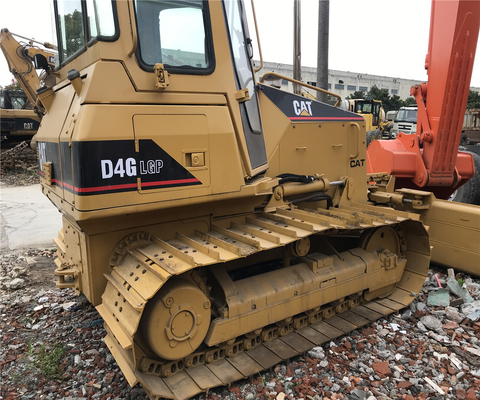저렴한 커민스 엔진 사용 된 볼도저 CAT D4GLGP 기계 정비 작업실