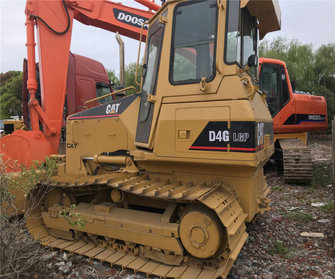 저렴한 커민스 엔진 사용 된 볼도저 CAT D4GLGP 기계 정비 작업실
