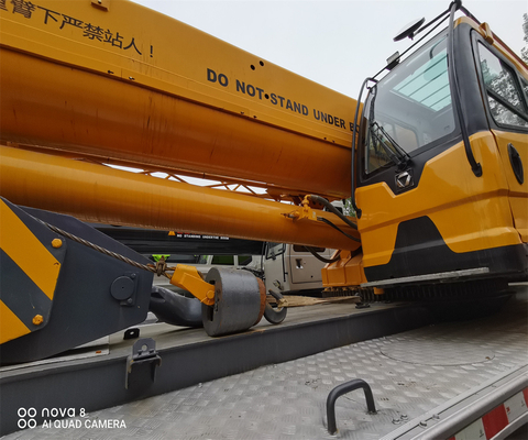 XCMG QY70KA 70T 이동 트럭 크레인 (Liyuan 수압 밸브와 무게 20000 kg)
