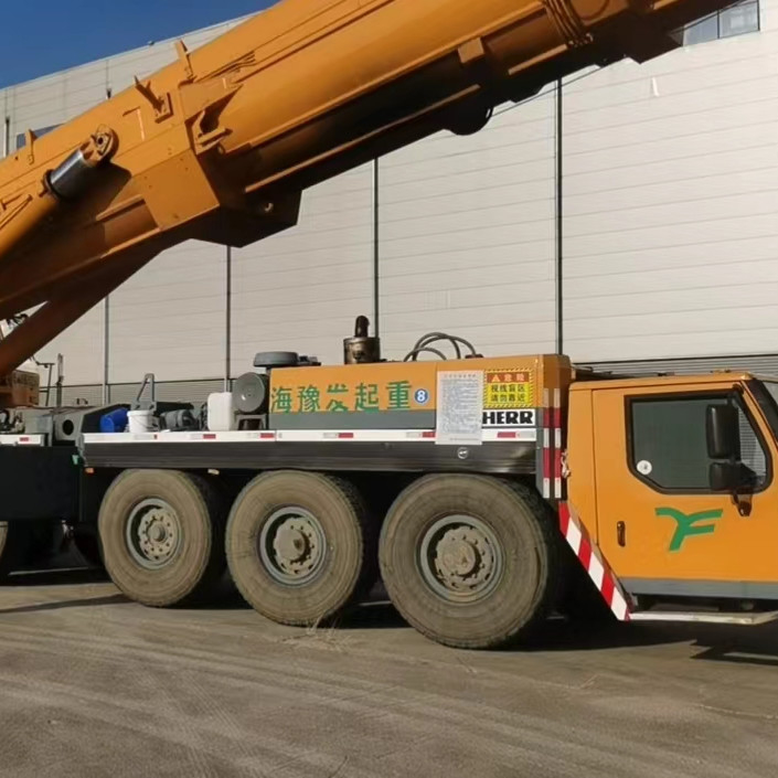 150000kg 무게 리베르 LTM1300 전지구 크레인 타다노 TG-1000E 100T 50T 이동 크레인